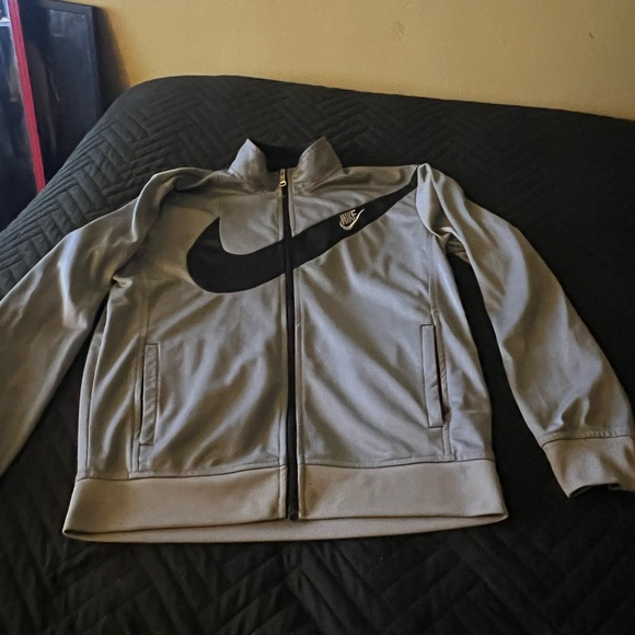 Nike Light Gray Apparel - Picture 4 of 10